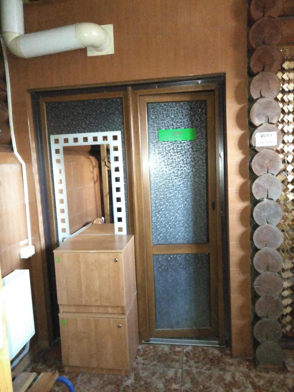 Hotelhola チェルニーヒウ エクステリア 写真